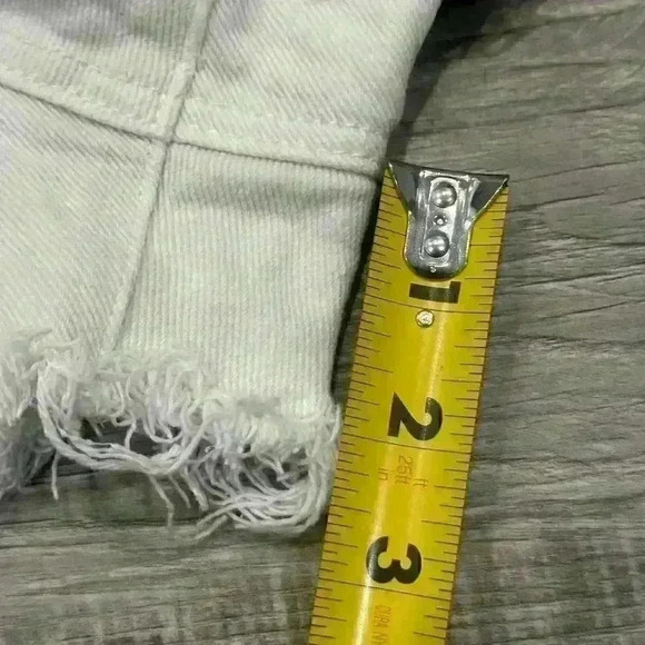 Princess Polly White Raw Hem Distressed Denim Shorty Shorts Sz 2 Boho Chic - Picture 12 of 13